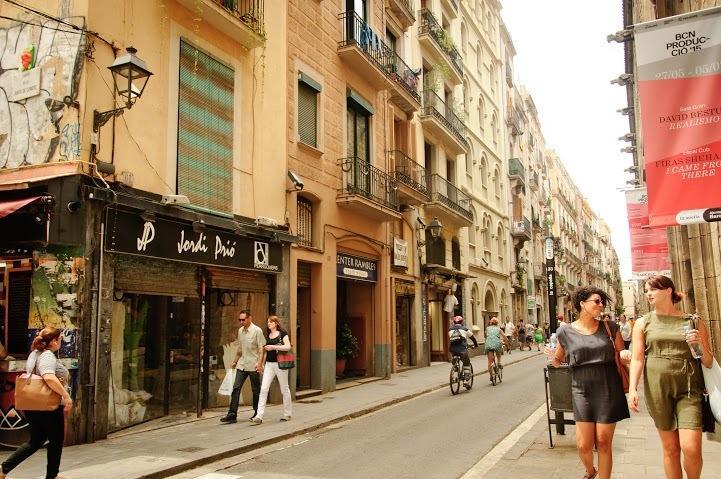 Center-Ramblas Guest House Barcelona Exterior photo