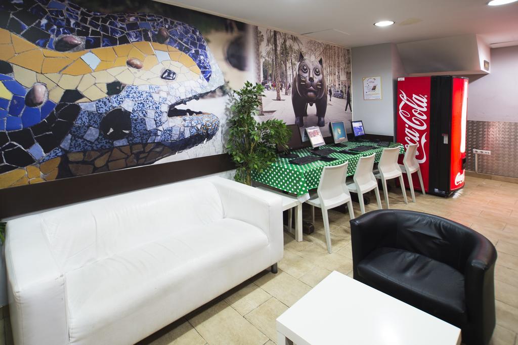 Center-Ramblas Guest House Barcelona Exterior photo
