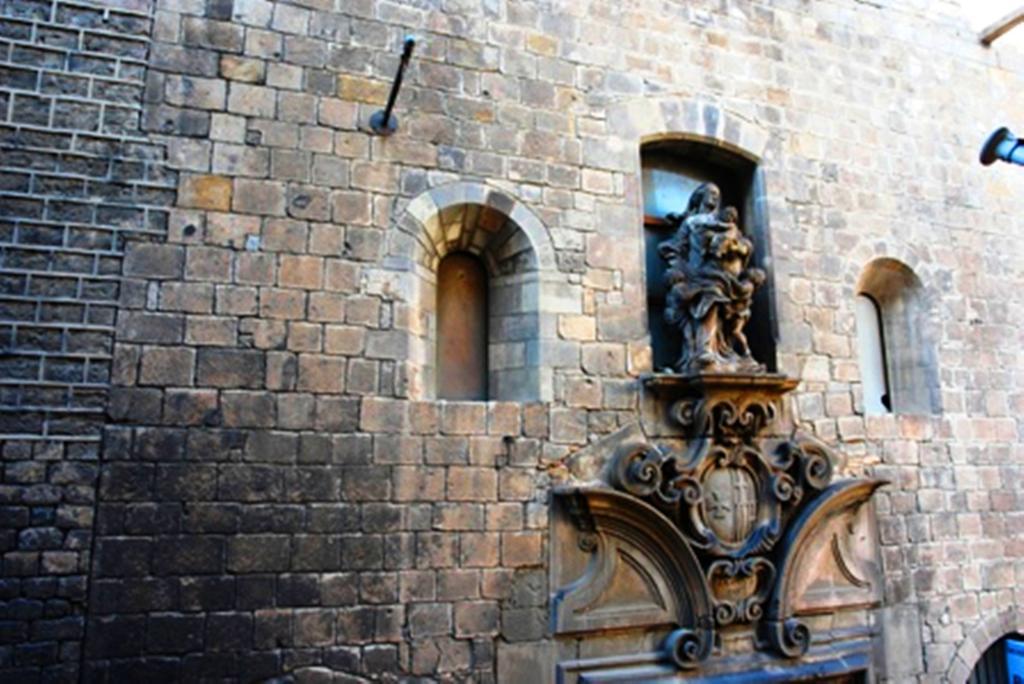 Center-Ramblas Guest House Barcelona Exterior photo