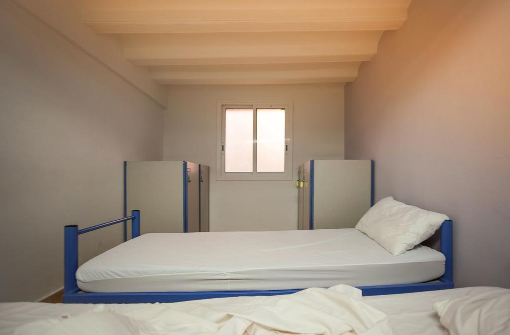 Center-Ramblas Guest House Barcelona Room photo